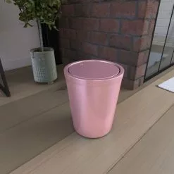 Aurlane Poubelle à Couvercle Oscillant Capacité 5L - WHEELTOP CHROME ROSE